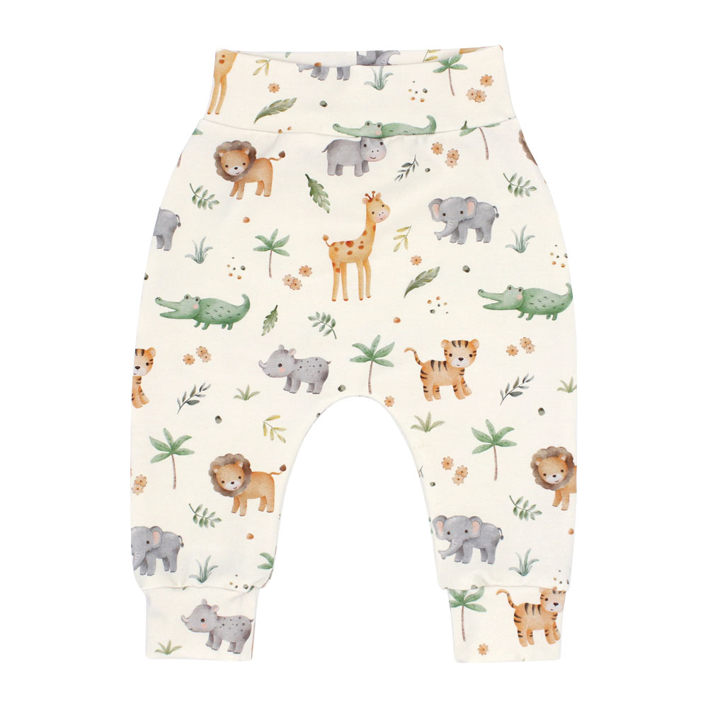 Crème babybroekje met jungle dieren.