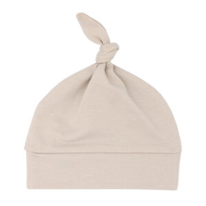 Effen beige babymutsje. Comfortabel basic babymutsje voor newborn en baby.