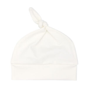 Effen gebroken wit babymutsje. Comfortabel basic babymutsje voor newborn en baby.