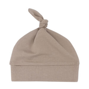 Effen taupe babymutsje. Comfortabel basic babymutsje voor newborn en baby.